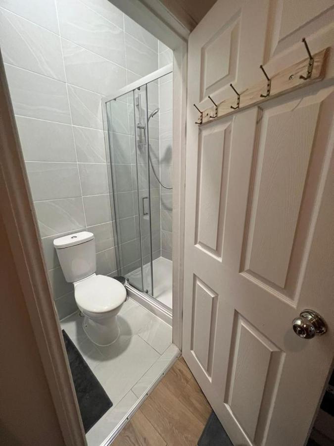 Apartment Private Self Contained Studio In The Heart Of Golders London